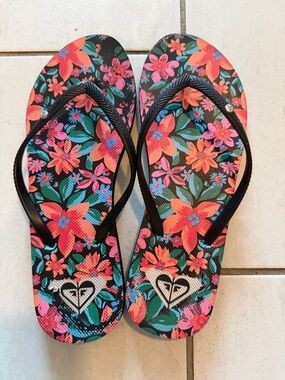 Roxy Women's Black Flip Flops with Pink & Orange Floral Print